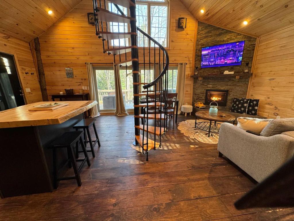 MoonLight Treehouse At Belgrade Hospitality - Image 4