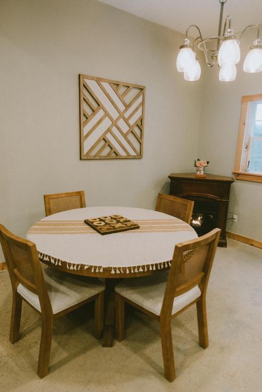 Sunset Chalet - Image 8