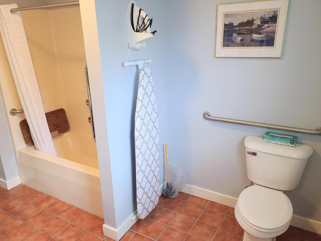 Hot Tub (Jacuzzi) - Photo 2