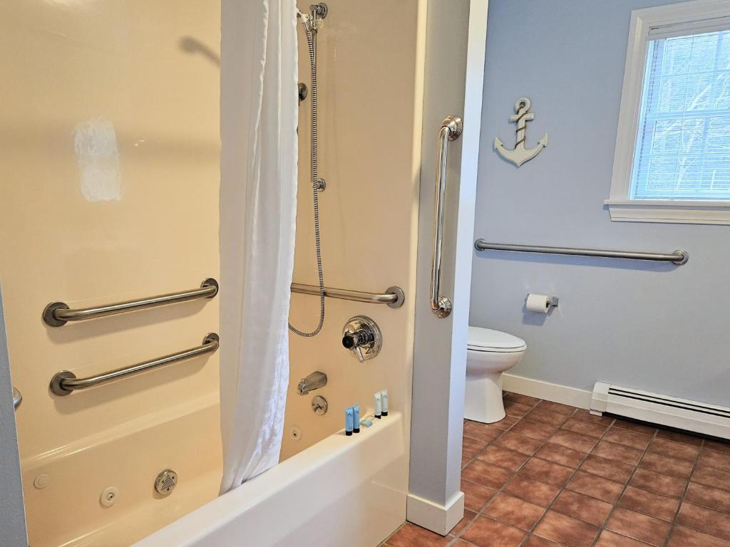 Hot Tub (Jacuzzi) - Photo 3