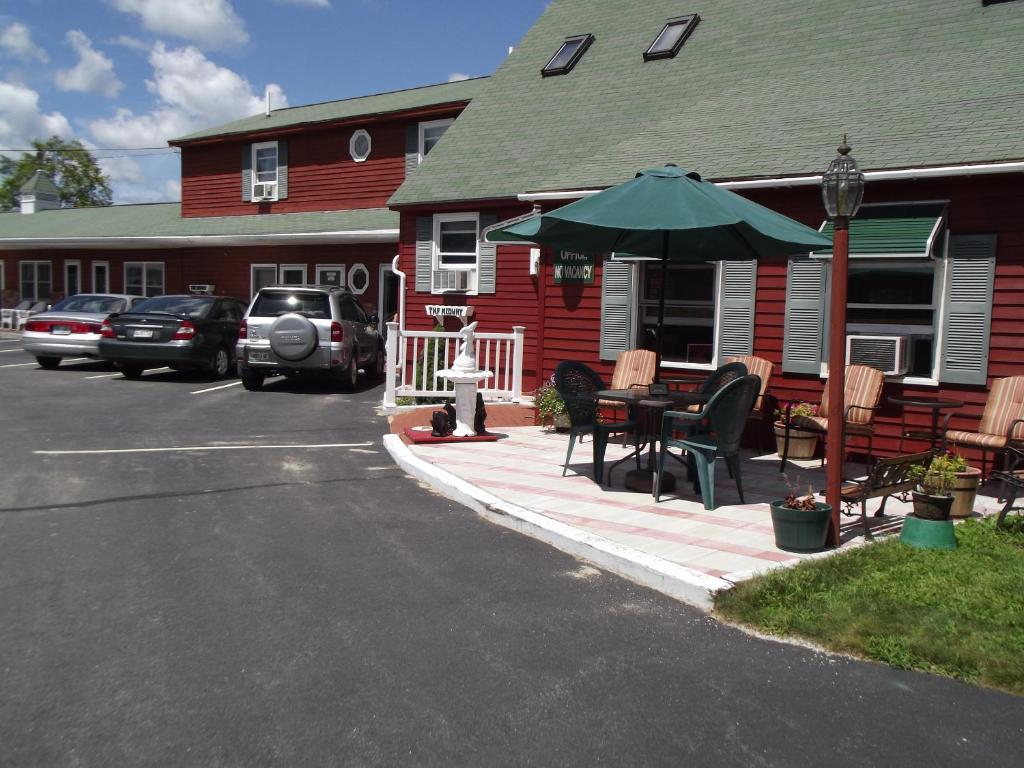 Midway Lodging - Image 6