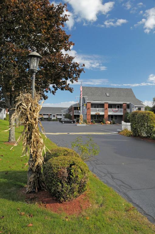 Elmwood Resort Hotel - Image 8