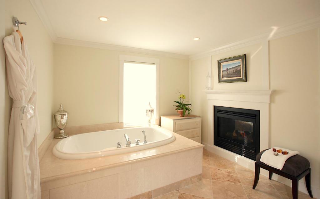Bathtub - Photo 4