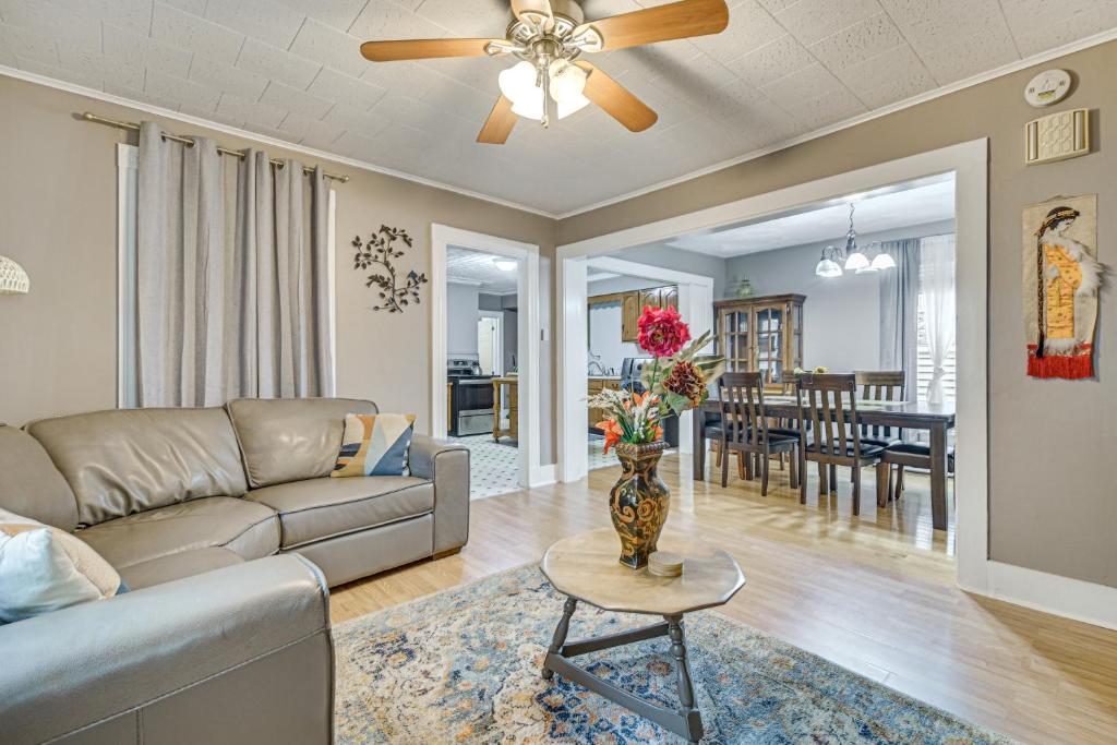 Home with Private Hot Tub Less Than 1 Mi to Auburn Riverwalk - Image 4