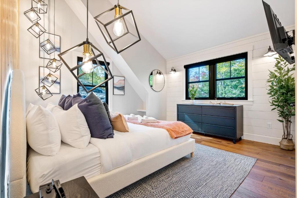 Brand New Retreat near Ski Resort, Game Room, Sauna, Hot Tub, Pool - Image 6