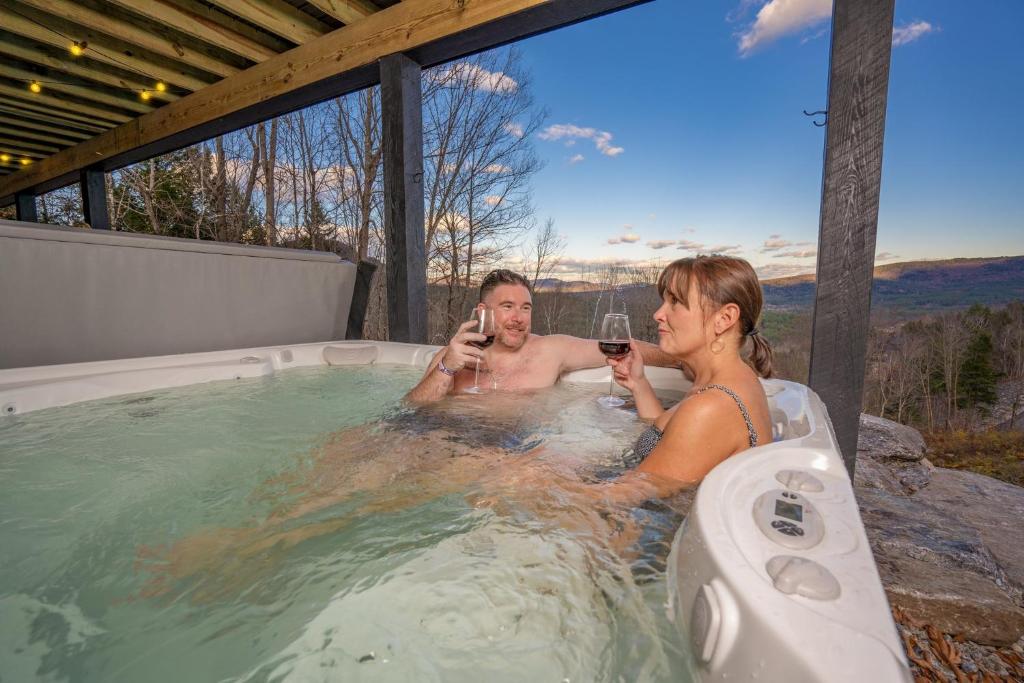 Hot Tub (Jacuzzi) - Photo 6