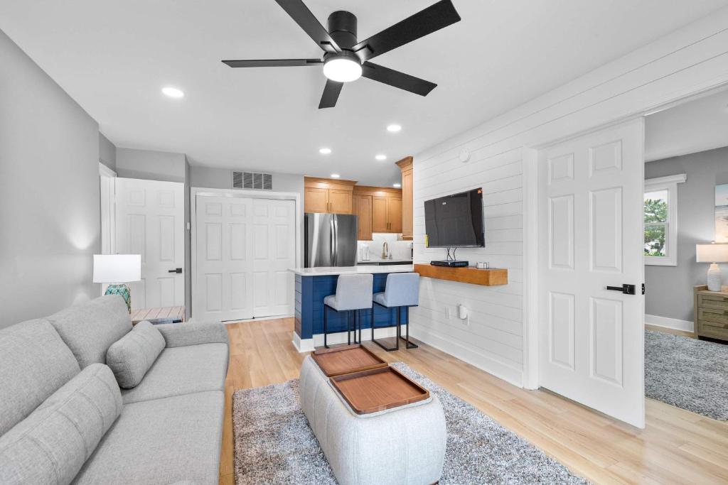 Luxury Beach Escape - Private Hot Tub - Pool - Image 7