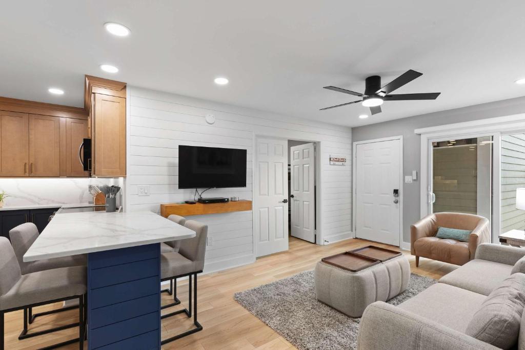 Luxury Beach Escape - Private Hot Tub - Pool