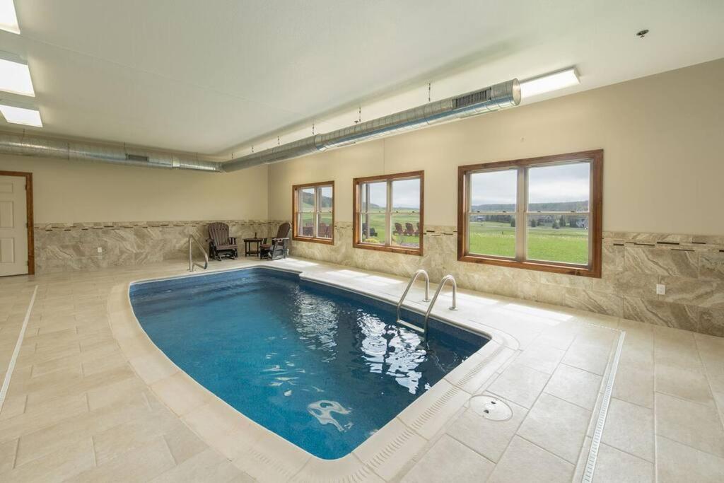 Beary Fine 6 bed 5 bath luxury home w indoor pool - Image 6