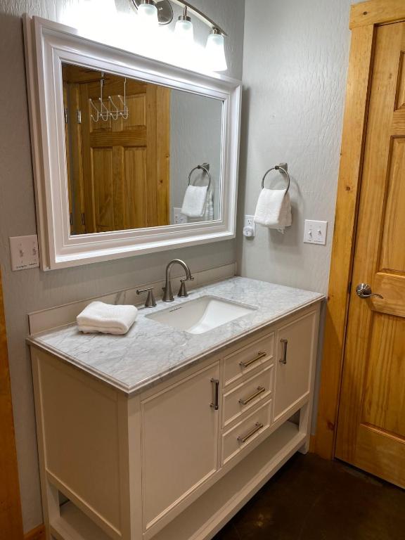 Slippery Slope Cabin at Deep Creek Lake / Wisp Mountain (3 BR) - Image 8