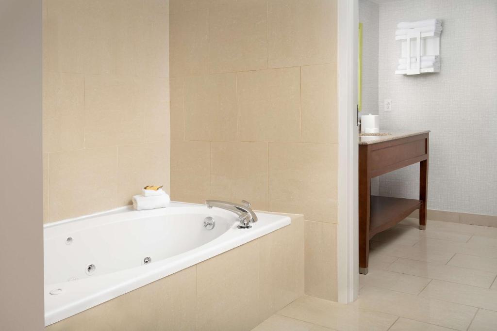 Hampton Inn College Park