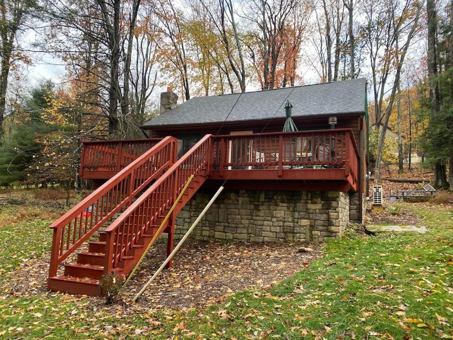 Cubs Den - Hot Tub- Walk to Lake- Fire Pit - Kayaks - Image 6