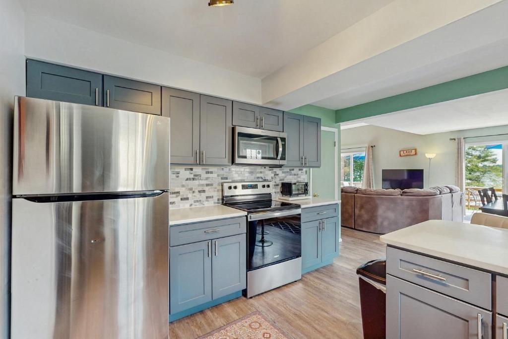 October Moon - Image 4