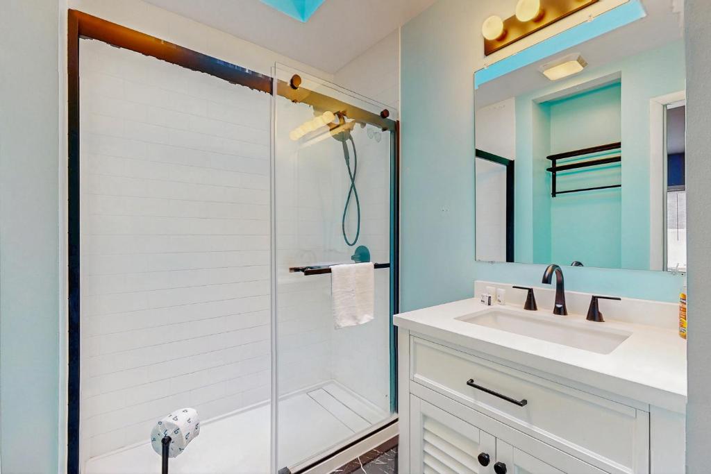 October Moon - Image 8