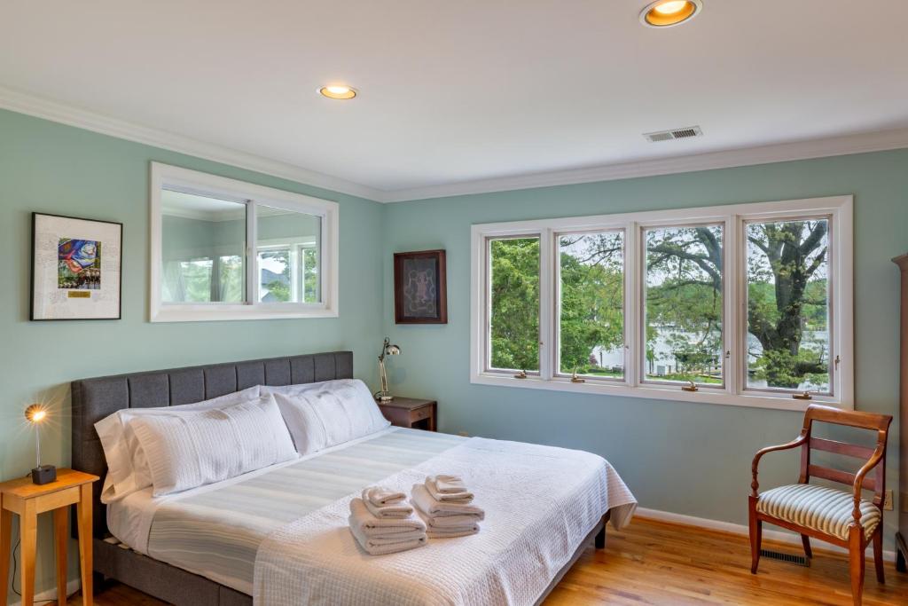 Base Camp on the Lake - Image 7