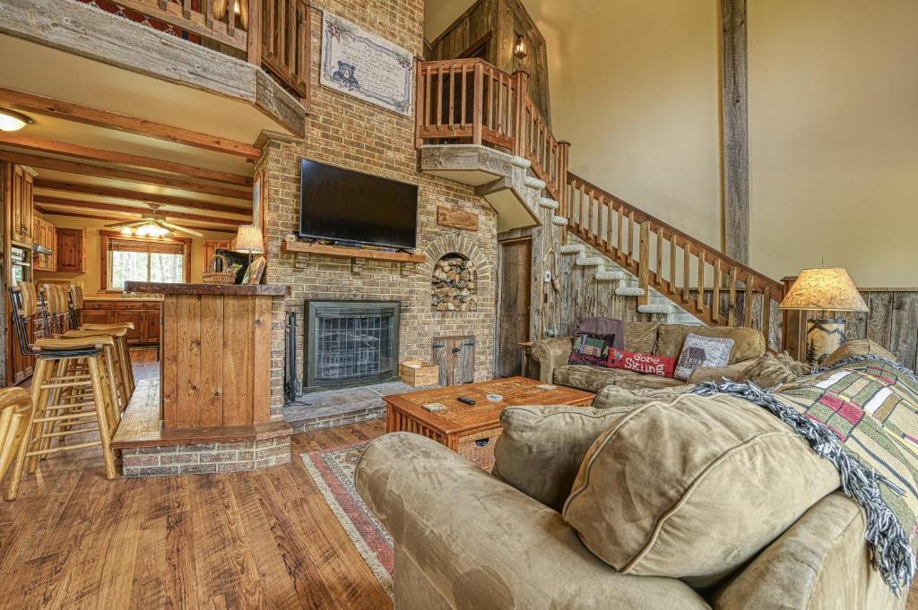 Foxtown Favorite - Image 5