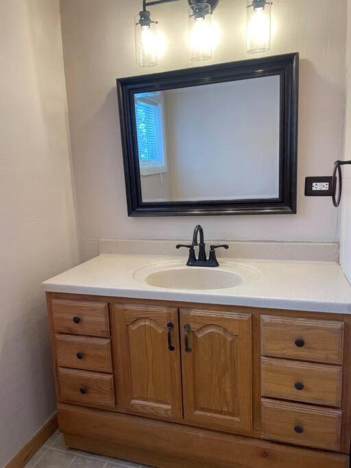 Cozy Cabin By the Slopes - Image 8