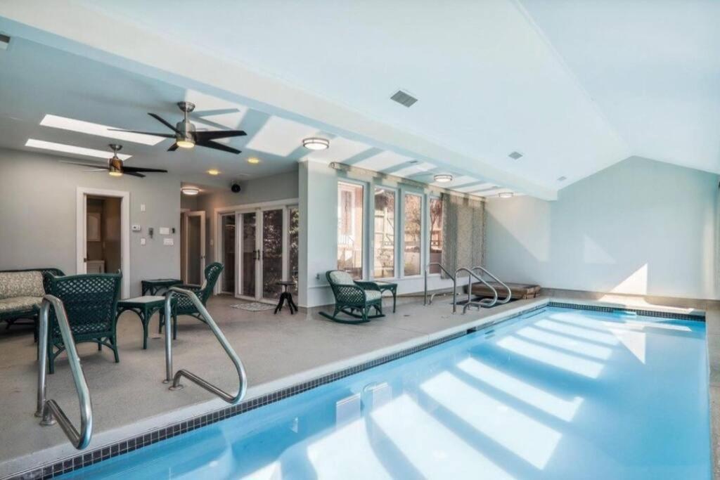 3 bedroom w indoor pool hotub - Image 4