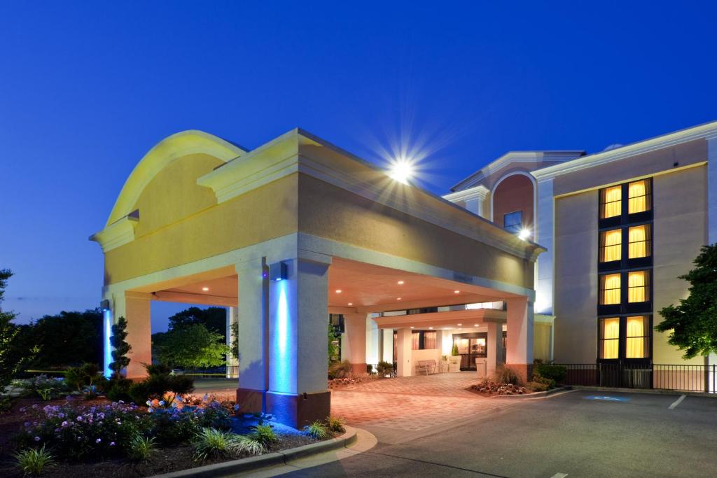 Holiday Inn Express Washington DC East- Andrews AFB by IHG - Image 6