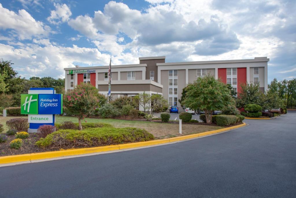 Holiday Inn Express Washington DC East- Andrews AFB by IHG