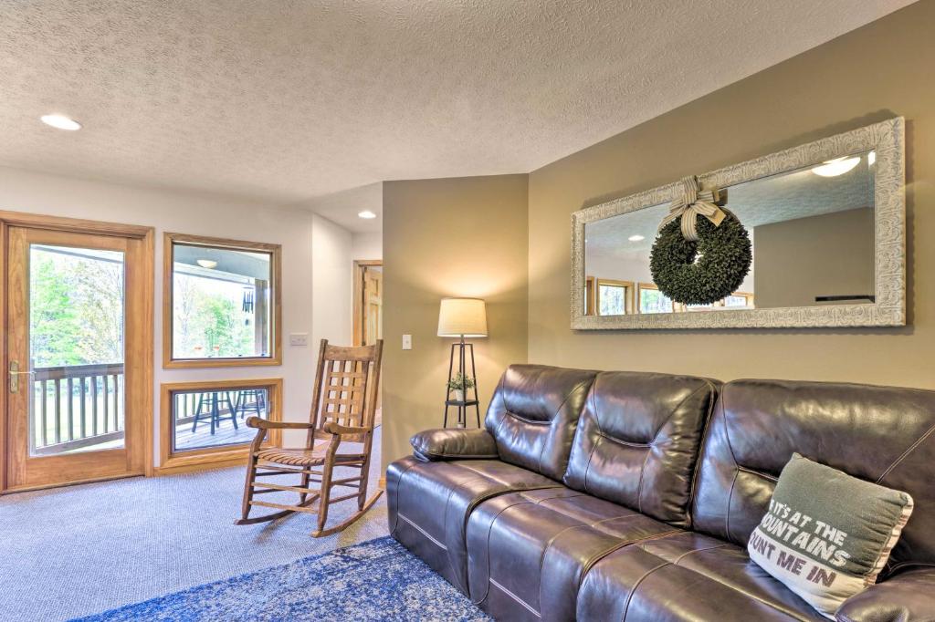 Dogs Welcome Secluded Oakland Gem with Hot Tub - Image 5