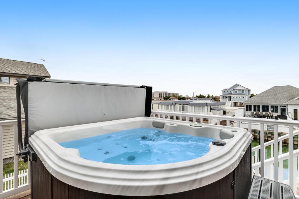 Hot Tub (Jacuzzi) - Photo 5