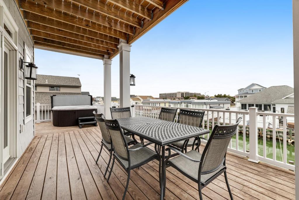 Hot Tub (Jacuzzi) - Photo 4