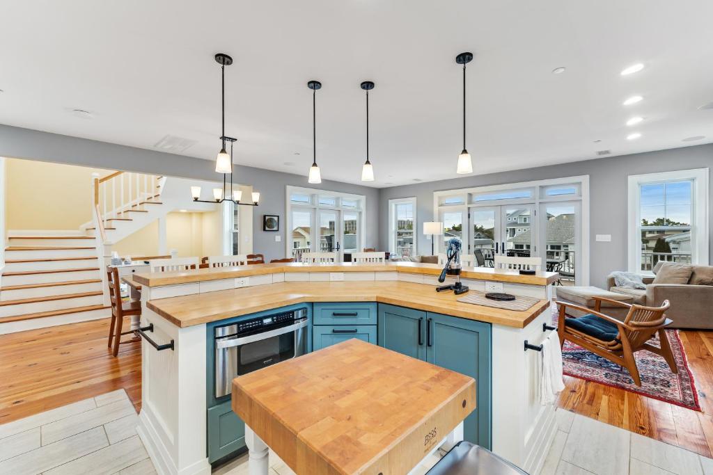 Old Wharf Wonder - Image 4