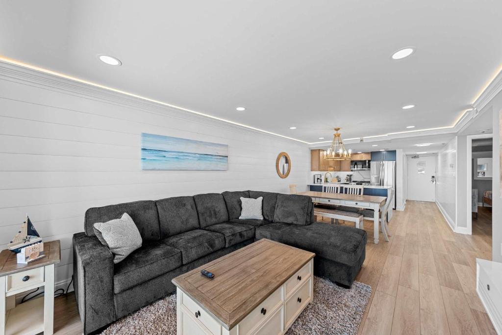 Extraordinary Oceanfront Penthouse - Unit 1211 - Image 4