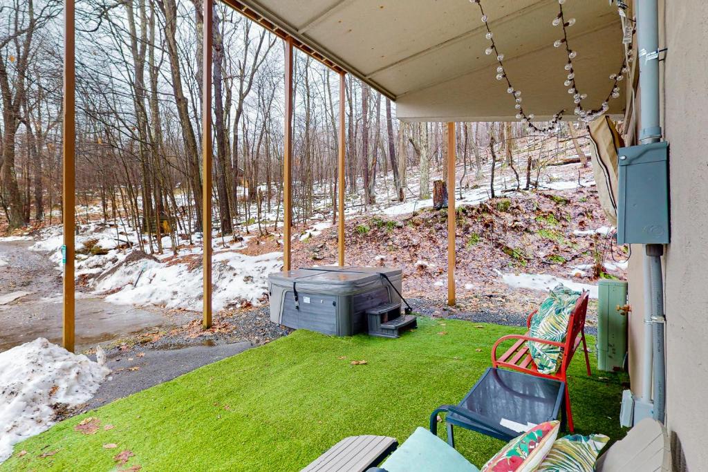 Hot Tub (Jacuzzi) - Photo 3