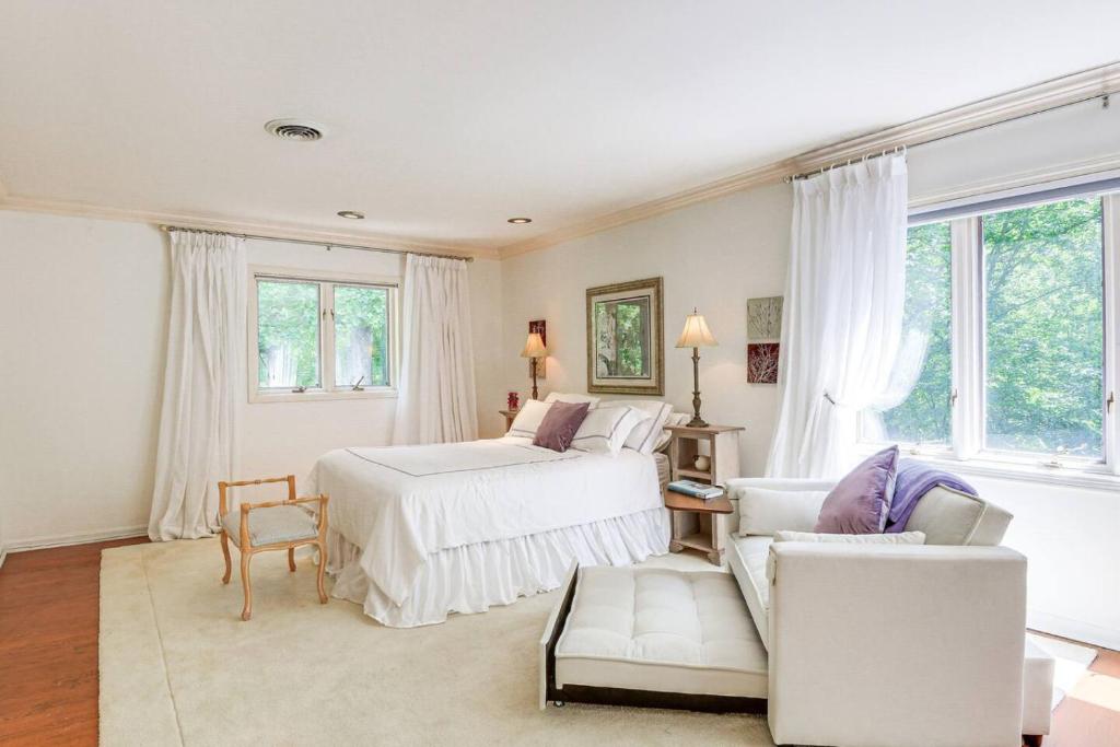 Quiet Getaway with Deck 18 Mi to Downtown Baltimore - Image 7