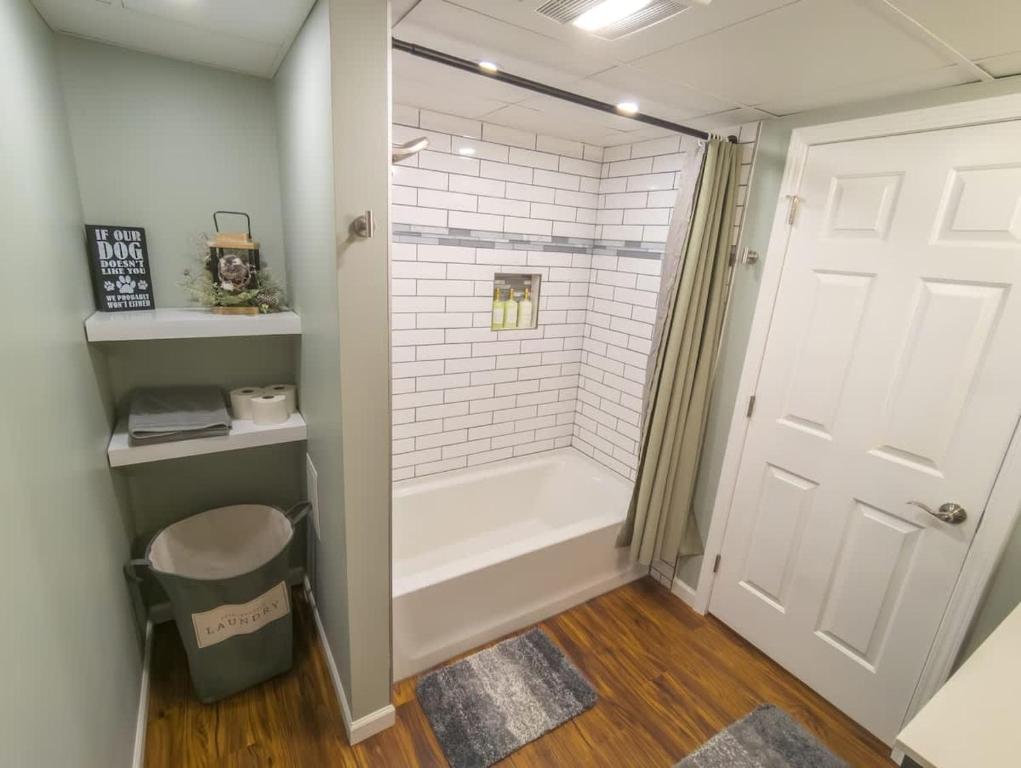 Hot Tub (Jacuzzi) - Photo 4