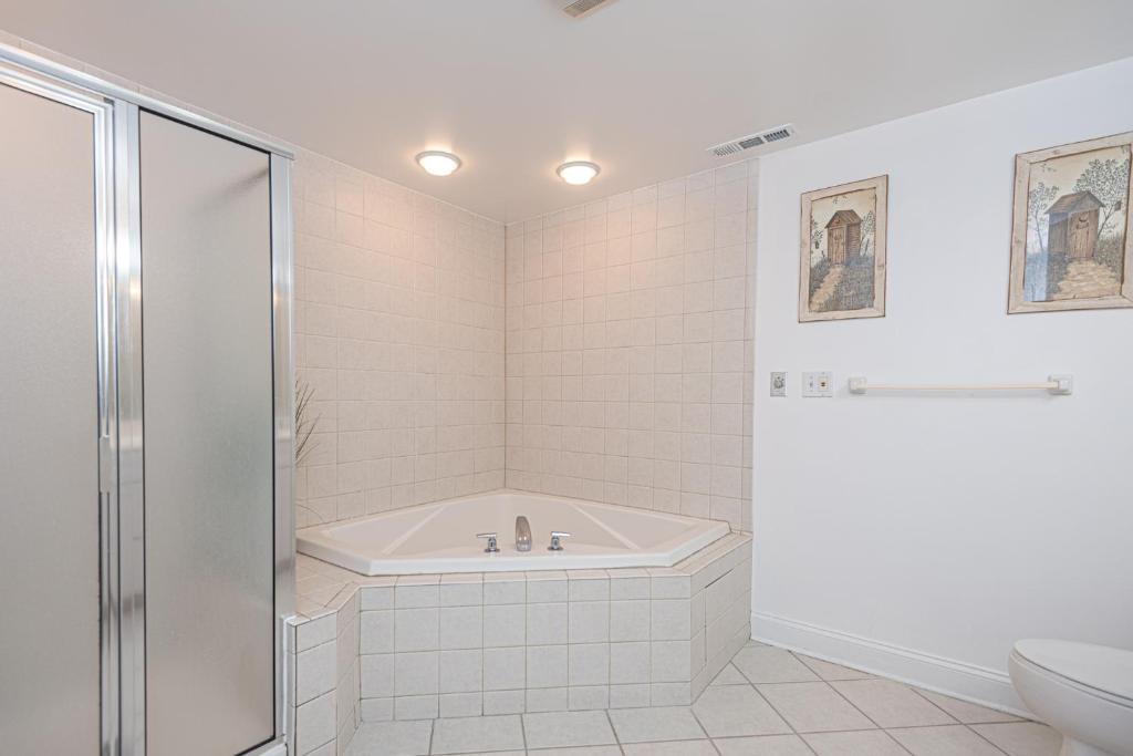 Spacious 3-Bedroom Condo at Sunset Bay Perfect for Families in Ocean City