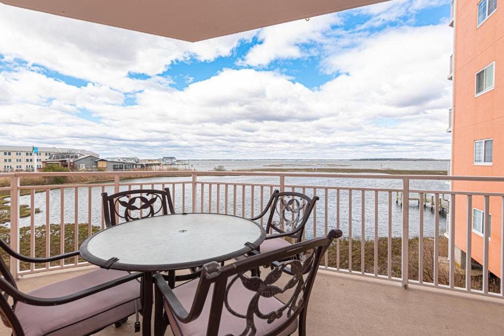 Spacious 3-Bedroom Condo at Sunset Bay Perfect for Families in Ocean City