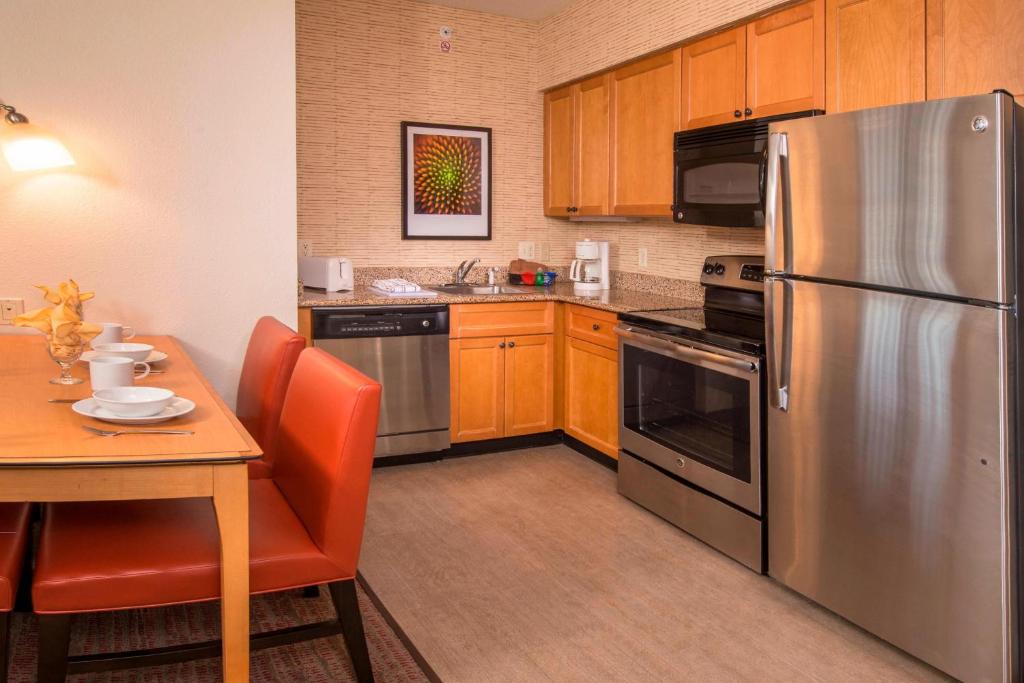 Residence Inn Frederick - Image 4