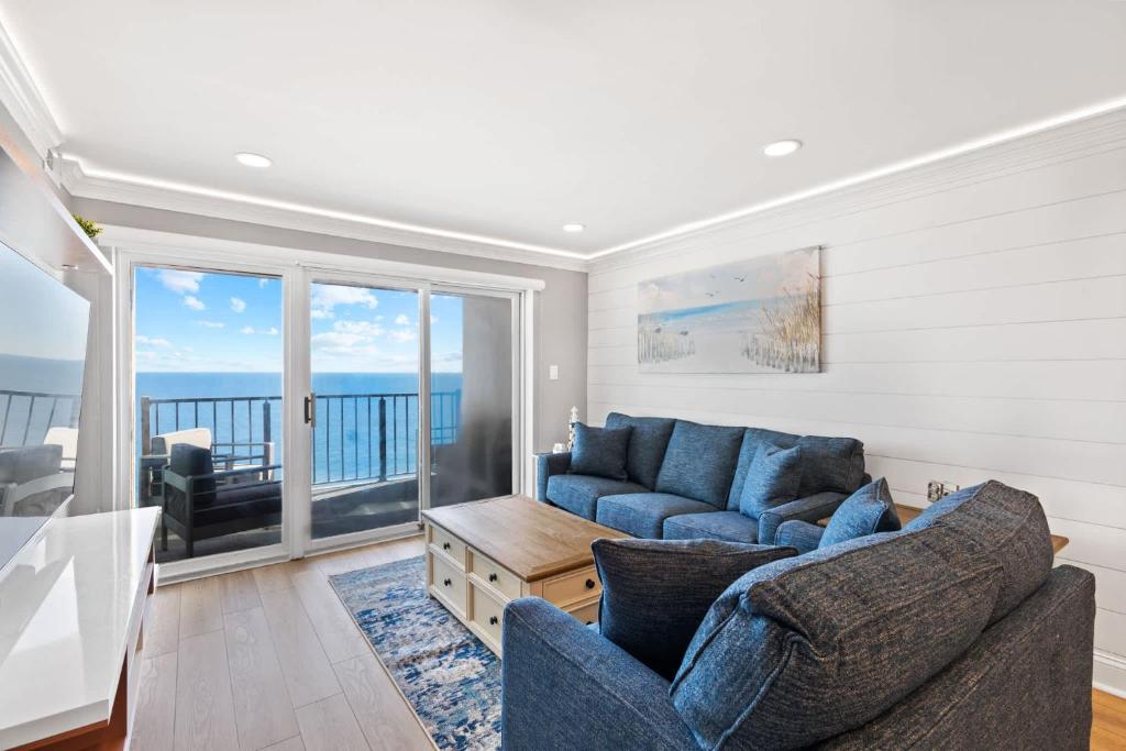 Extraordinary Oceanfront Escape - Private Balcony - Image 4