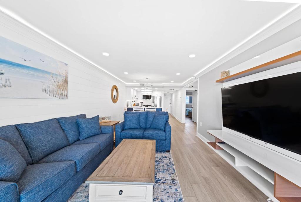 Extraordinary Oceanfront Escape - Private Balcony - Image 8