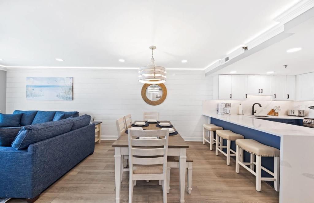 Extraordinary Oceanfront Escape - Private Balcony - Image 6