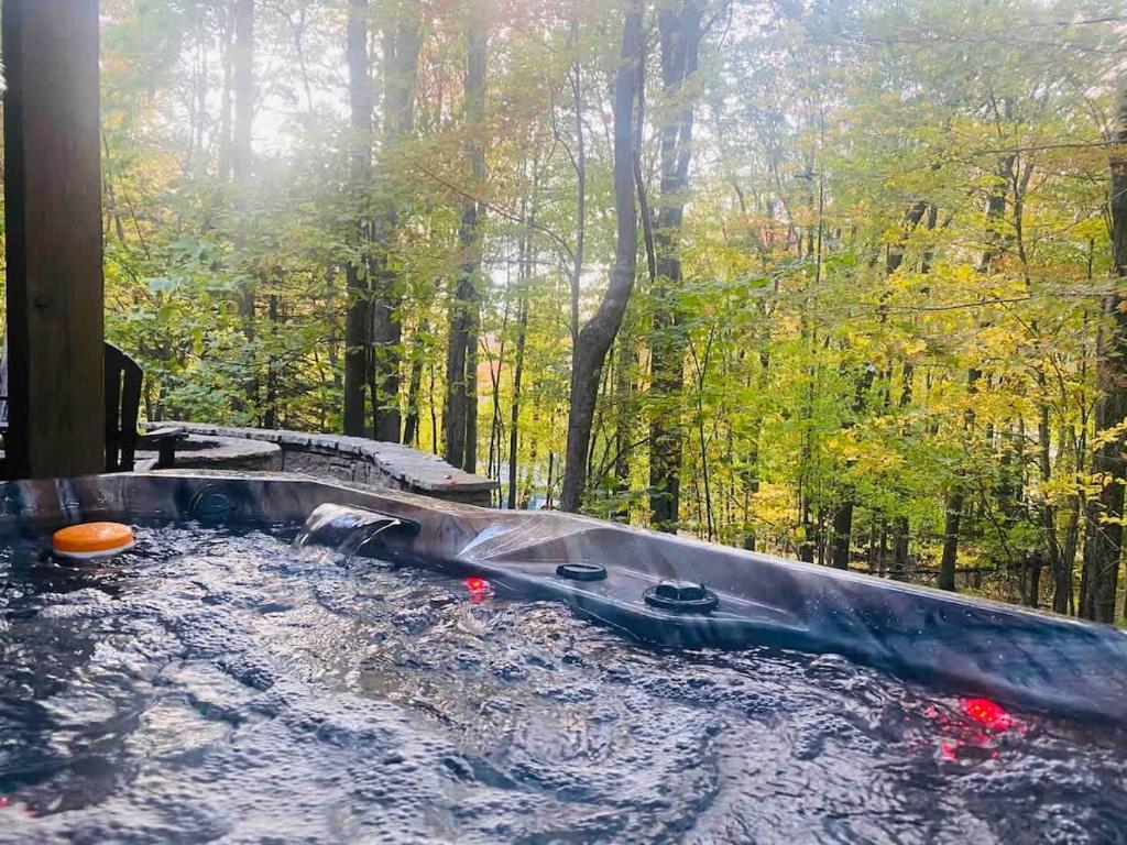 Hot Tub (Jacuzzi) - Photo 2