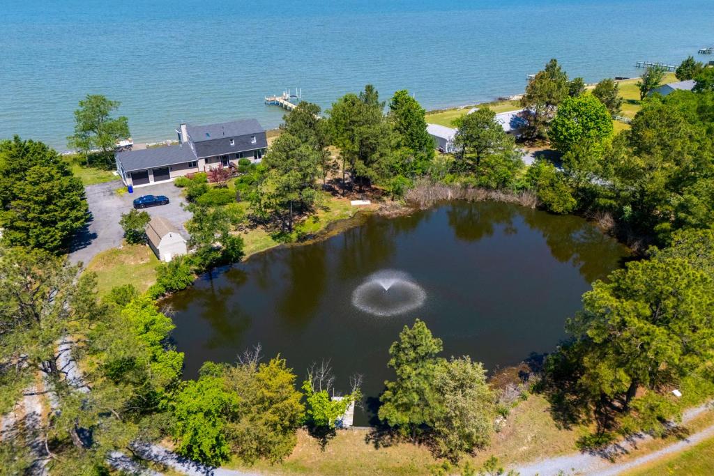 Bayfront Gem with Amazing Water Views and Pond! - Image 8