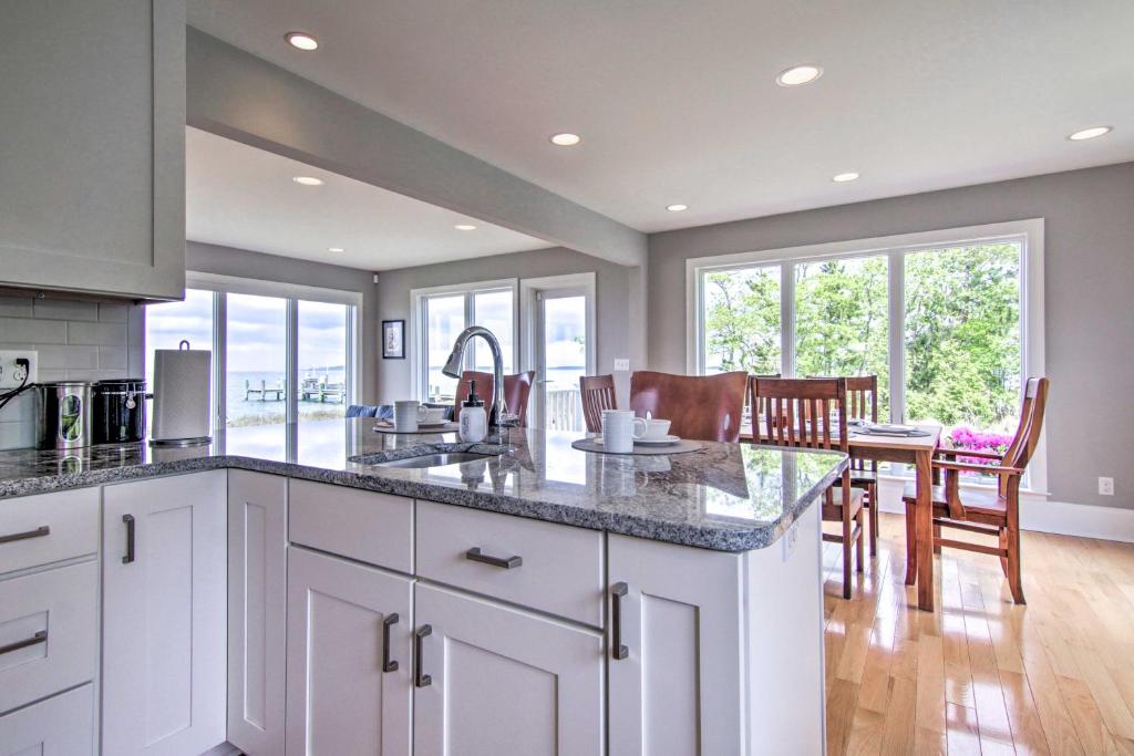 Bayfront Gem with Amazing Water Views and Pond! - Image 4