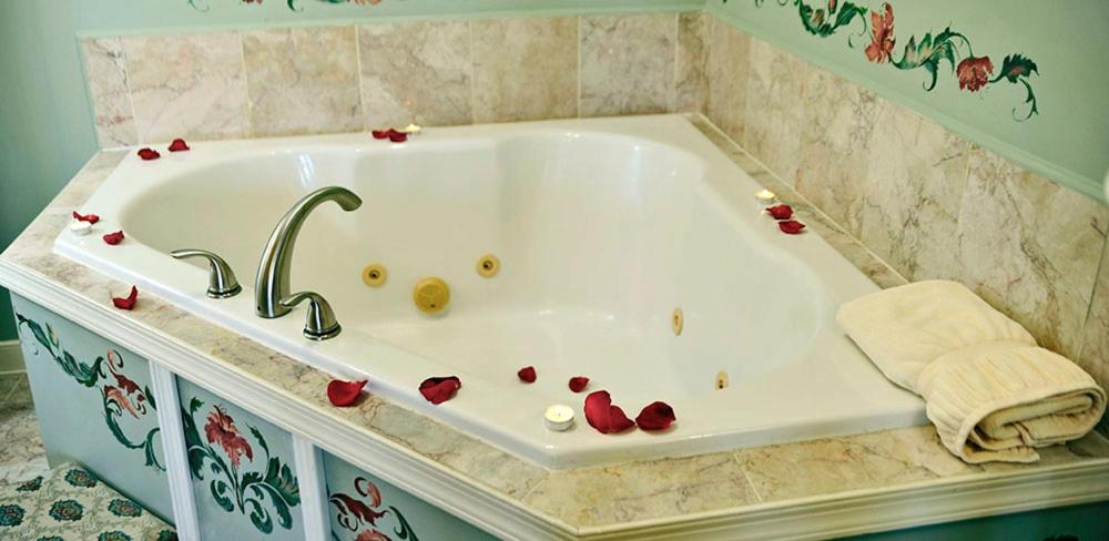 Bathtub - Photo 8