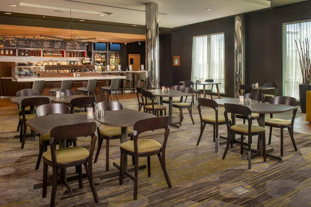 Courtyard by Marriott Hagerstown - Image 5