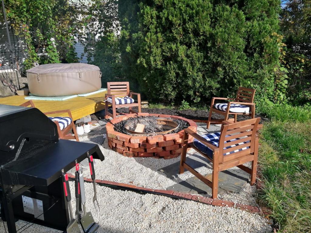 Hot Tub (Jacuzzi) - Photo 5