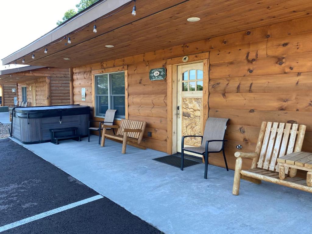 Hot Tub (Jacuzzi) - Photo 8