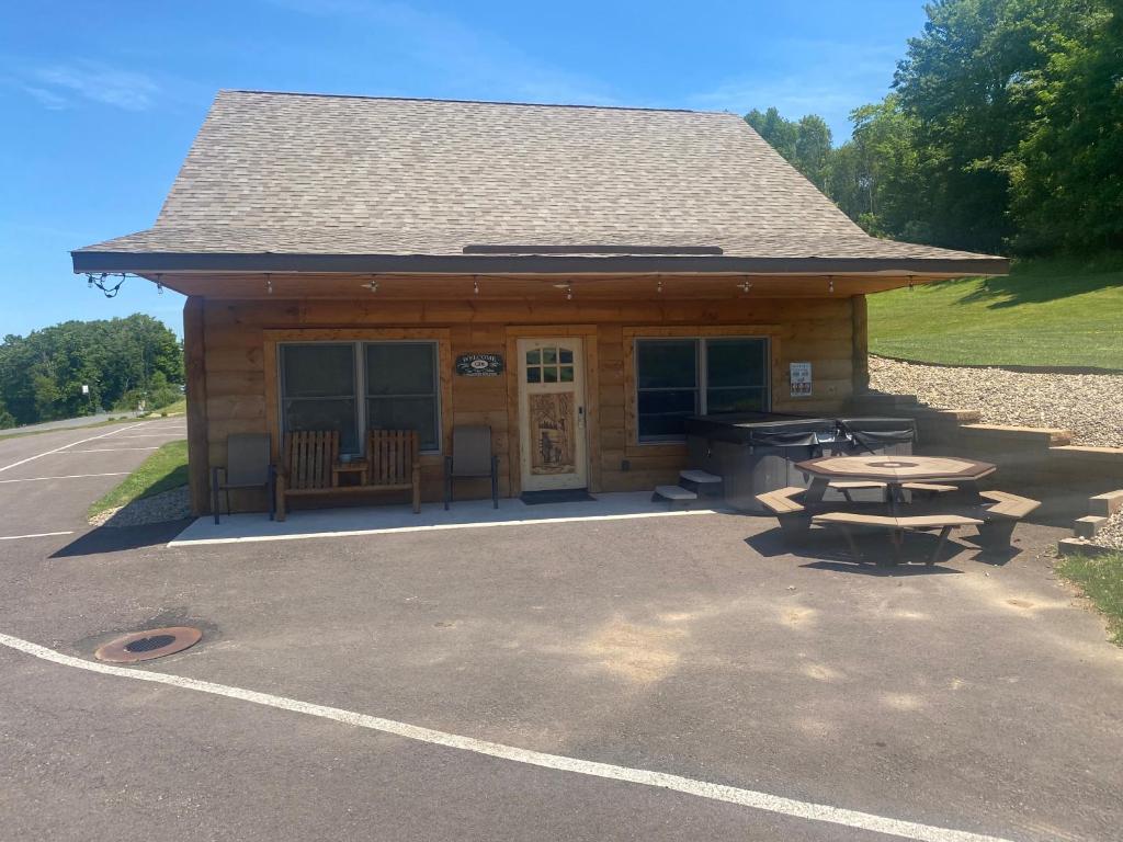 Hot Tub (Jacuzzi) - Photo 9