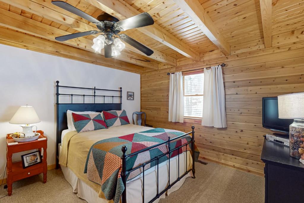 5 Little Acorns - Image 7