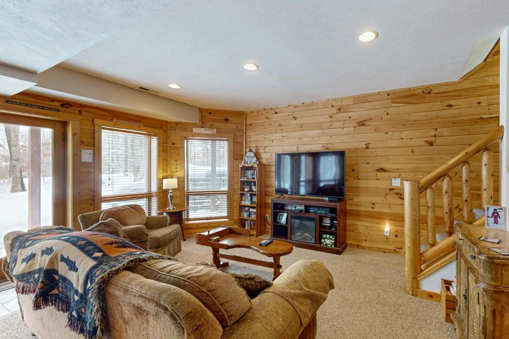 5 Little Acorns - Image 5