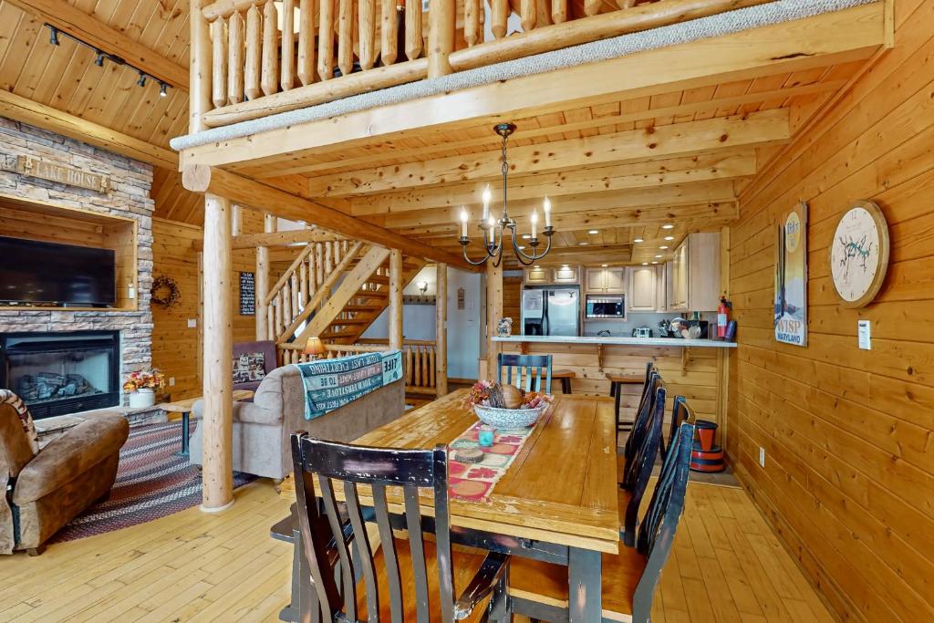 5 Little Acorns - Image 4