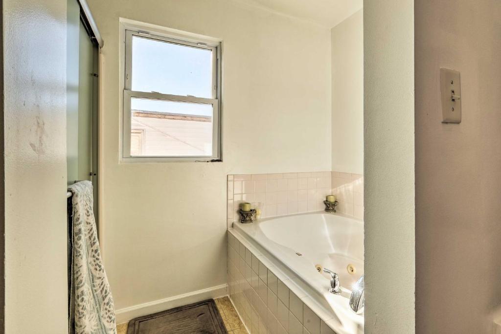 5 Mi to National Mall Home in Washington DC